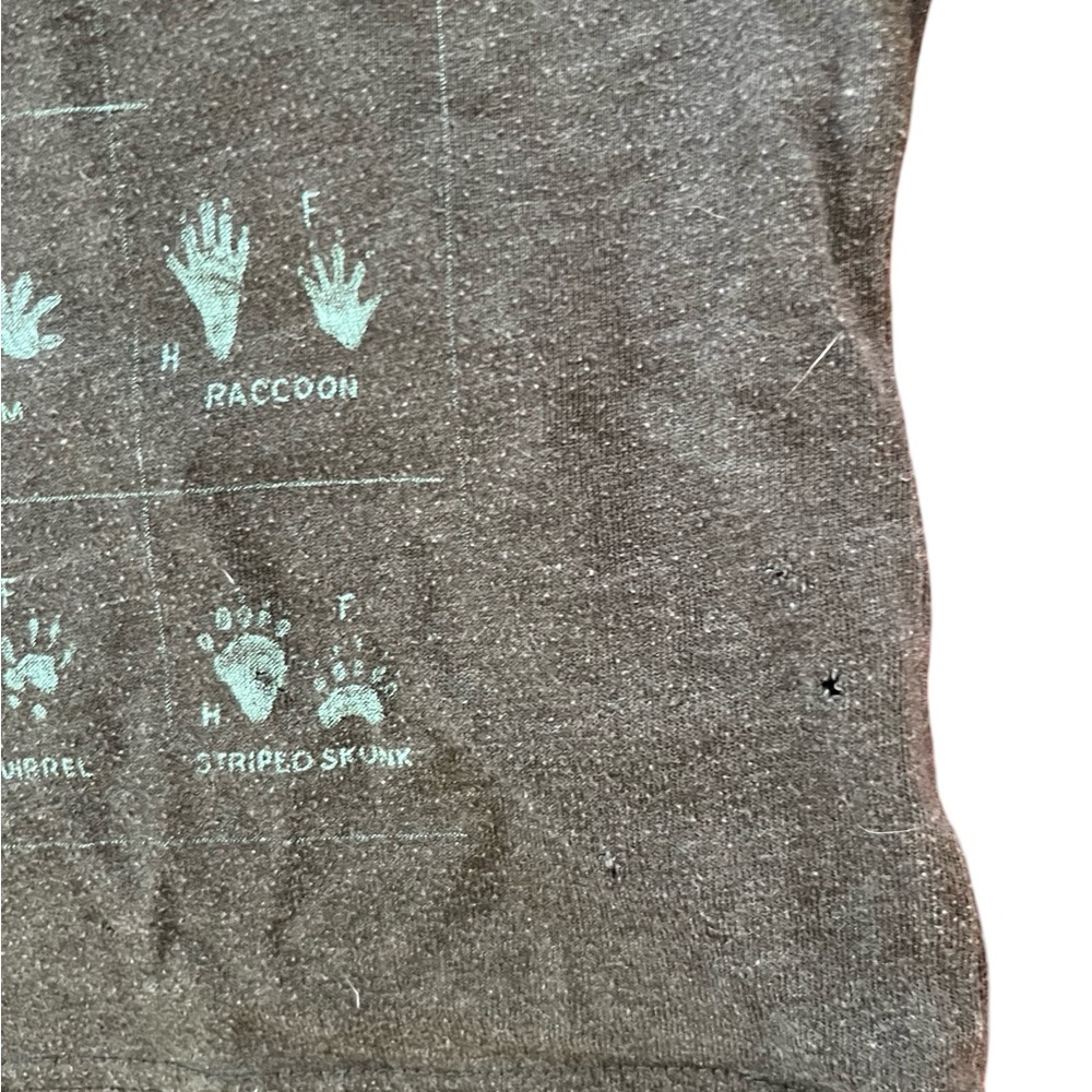 Cherokee wildlife tracks 18M shirt - with holes - Picture 6 of 9